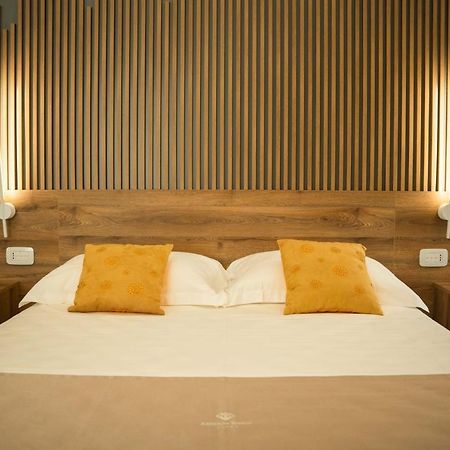 Antonio Busco Rooms Turi Exterior foto