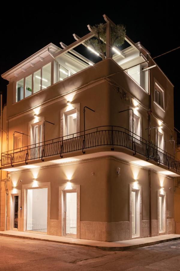 Antonio Busco Rooms Turi Exterior foto