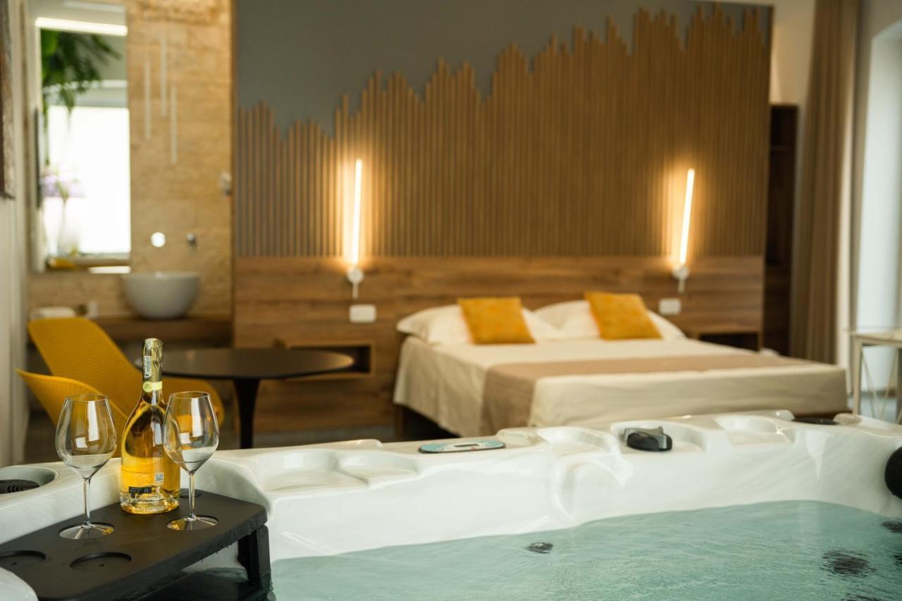 Antonio Busco Rooms Turi Exterior foto