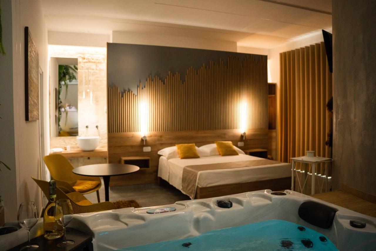Antonio Busco Rooms Turi Exterior foto