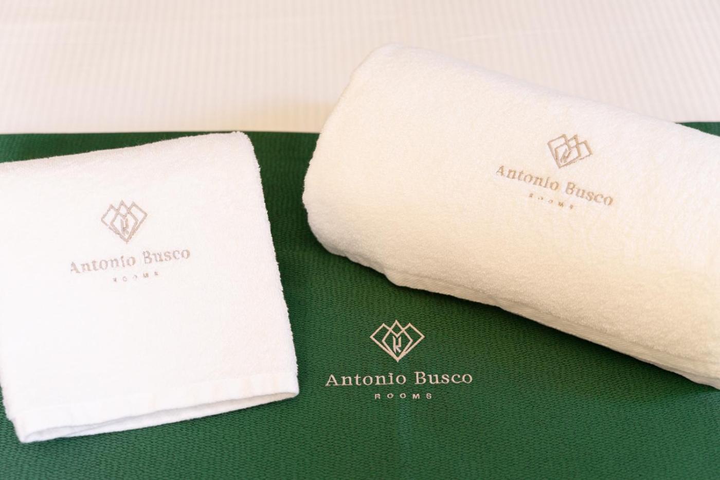 Antonio Busco Rooms Turi Exterior foto